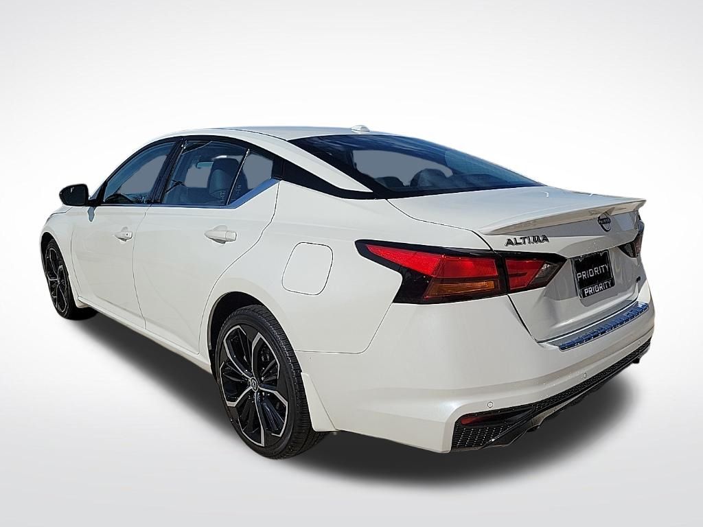 Thumbnail: 2023 Nissan Altima - 3