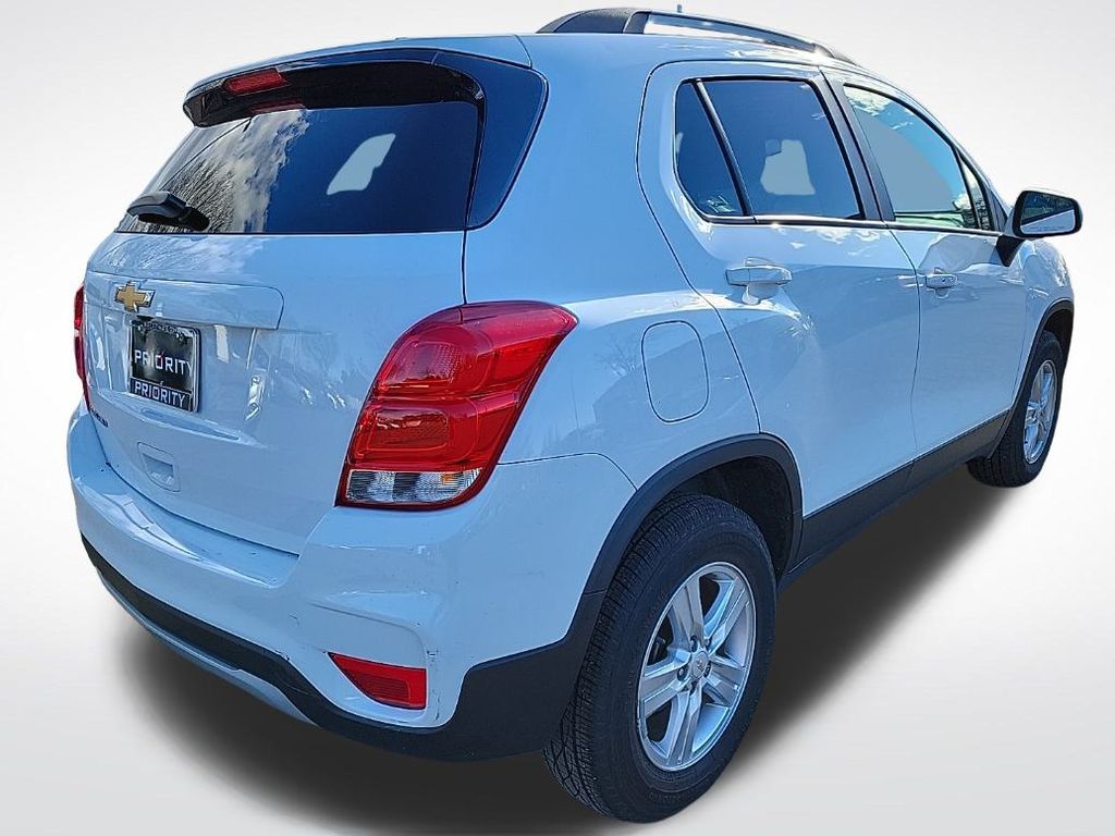 Thumbnail: 2021 Chevrolet Trax - 4