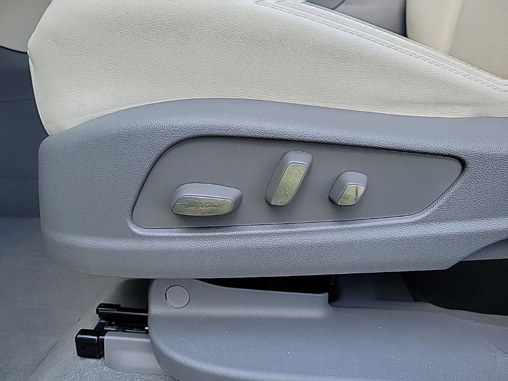 Thumbnail: 2023 Cadillac XT6 - 27