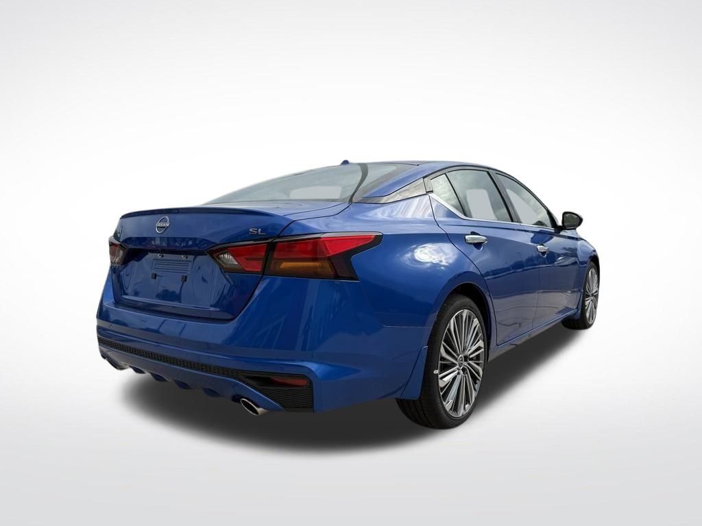 Thumbnail: 2025 Nissan Altima - 5