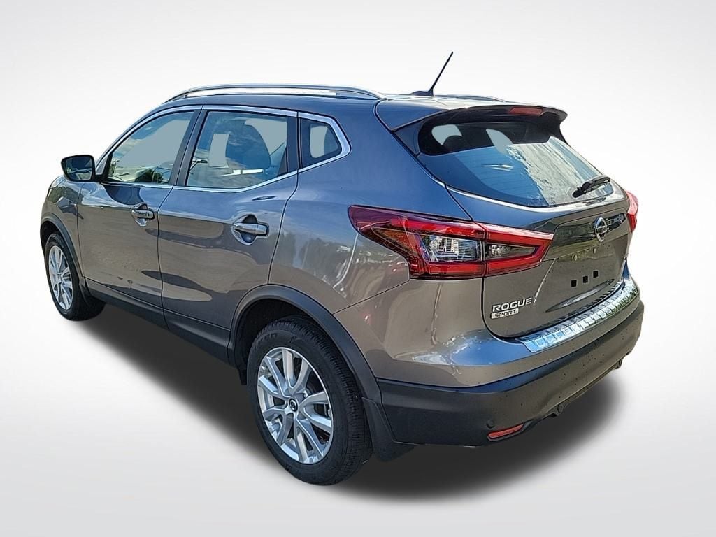 Thumbnail: 2022 Nissan Rogue Sport - 3