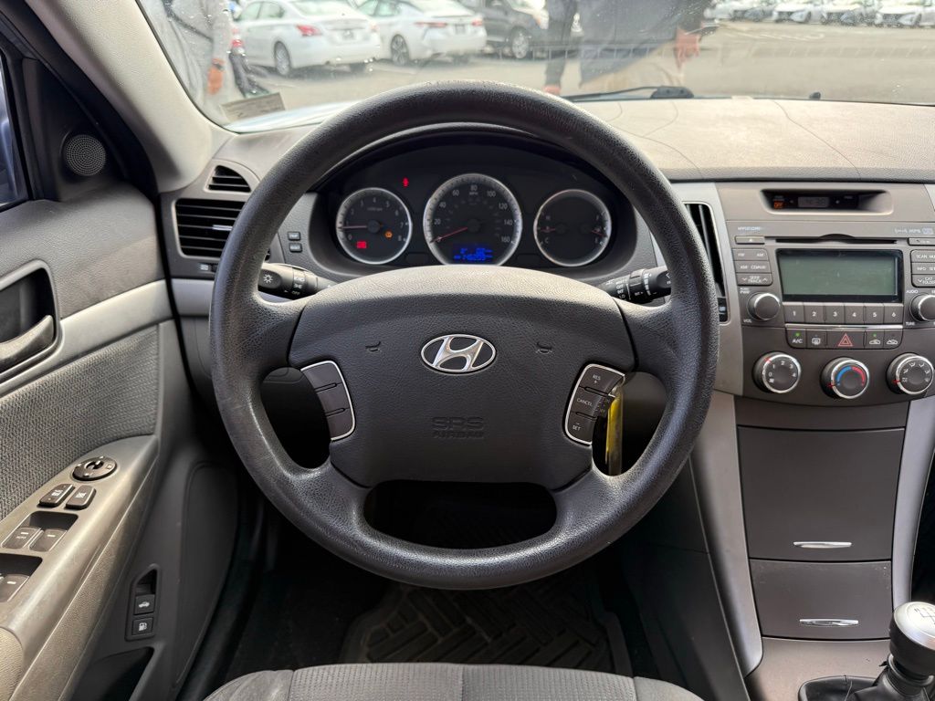 2010 Hyundai Sonata GLS 16