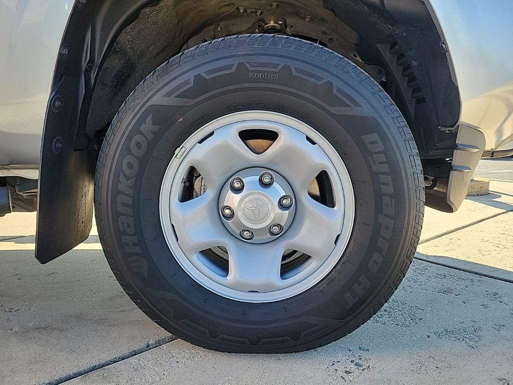 Thumbnail: 2023 Toyota Tacoma - 10