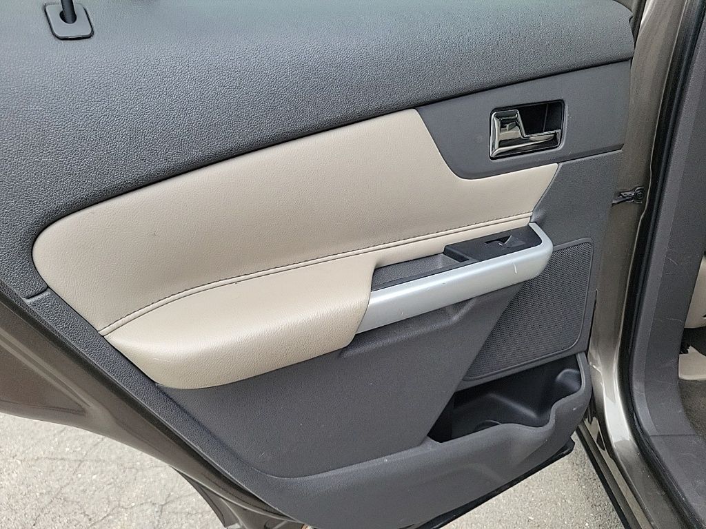 2013 Ford Edge SEL 18