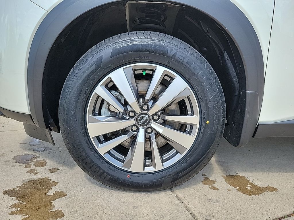 Thumbnail: 2023 Nissan Pathfinder - 9
