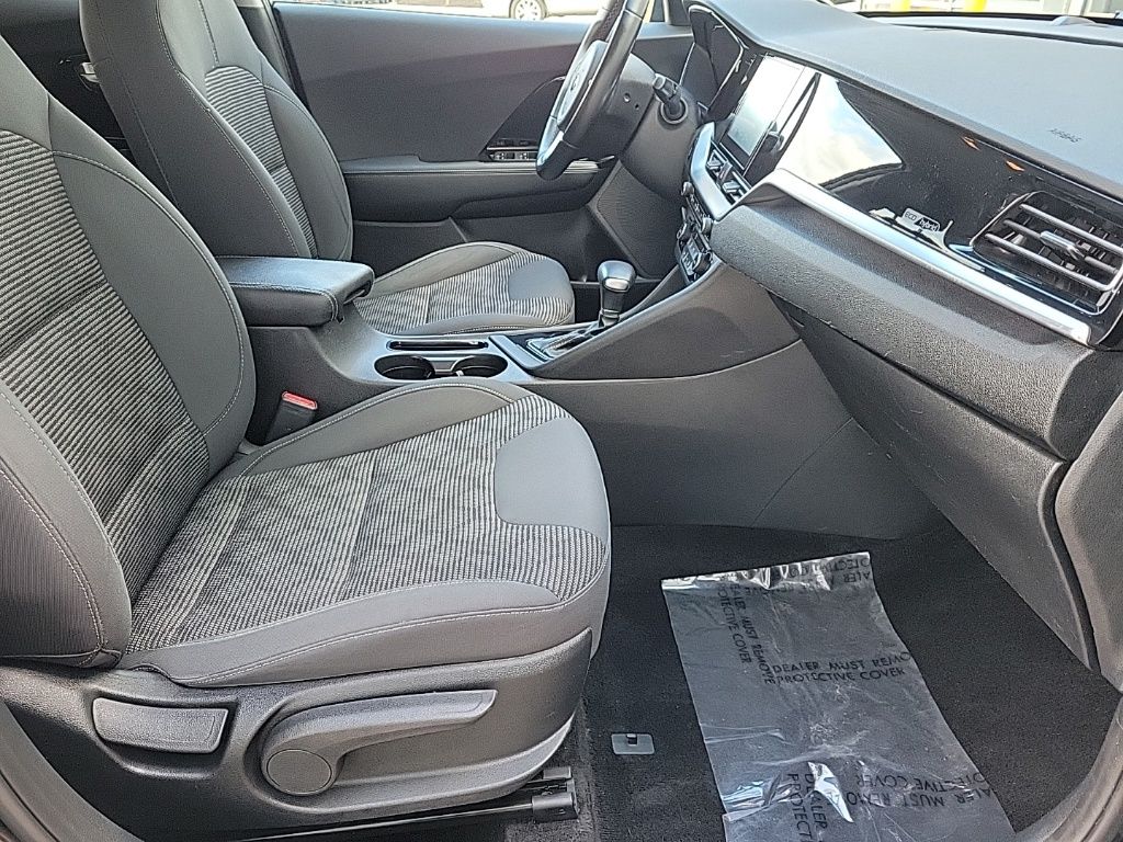 Thumbnail: 2020 Kia Niro - 14