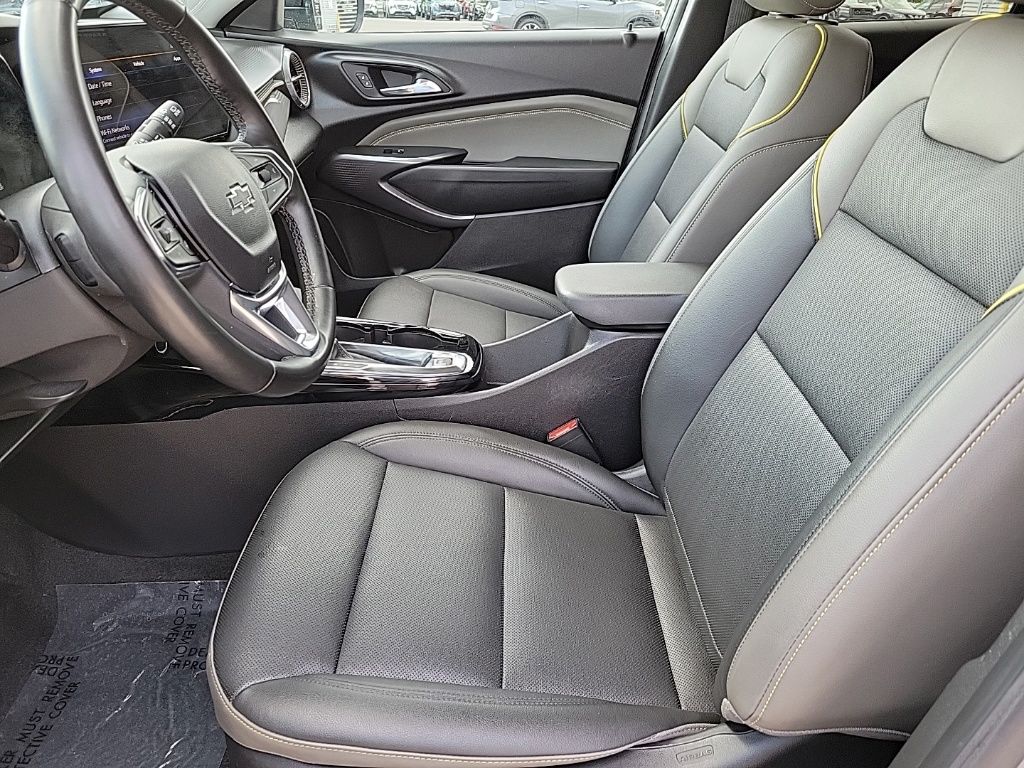 Thumbnail: 2025 Chevrolet Trax - 9
