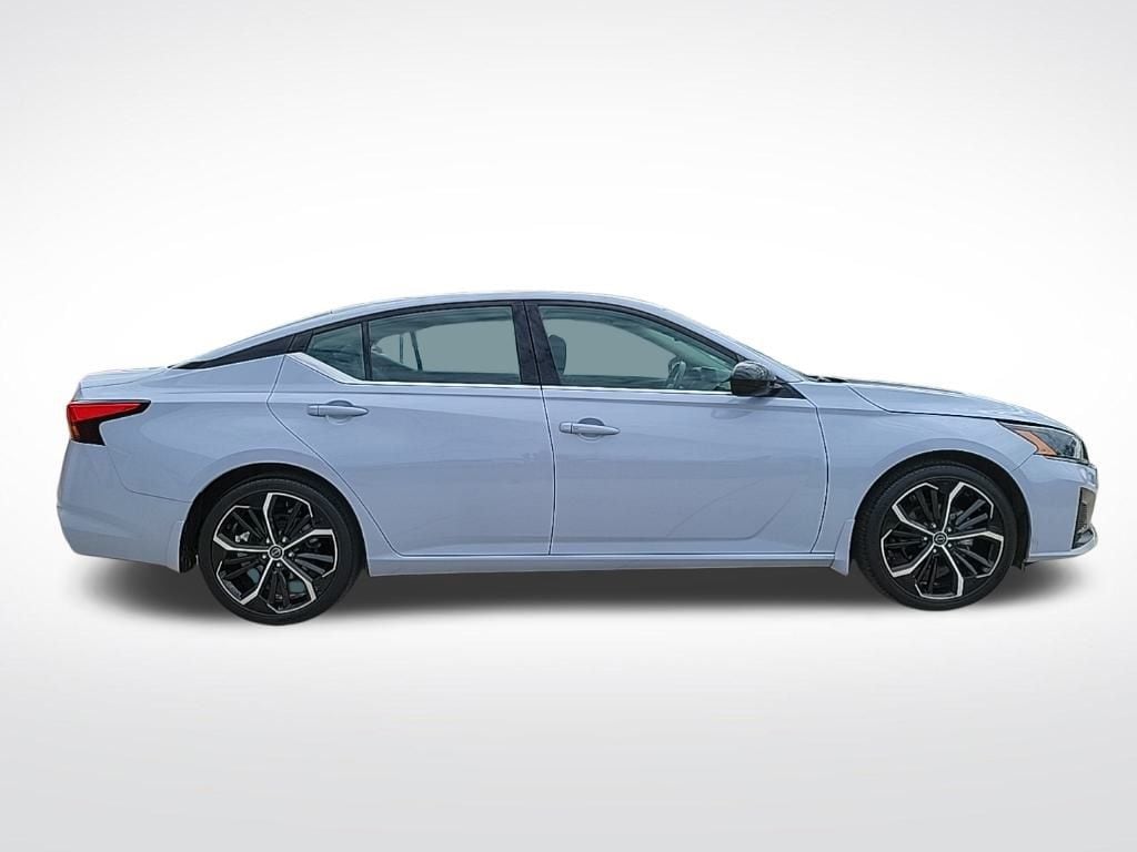 Thumbnail: 2023 Nissan Altima - 6
