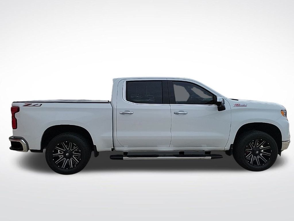 Thumbnail: 2022 Chevrolet Silverado 1500 - 6