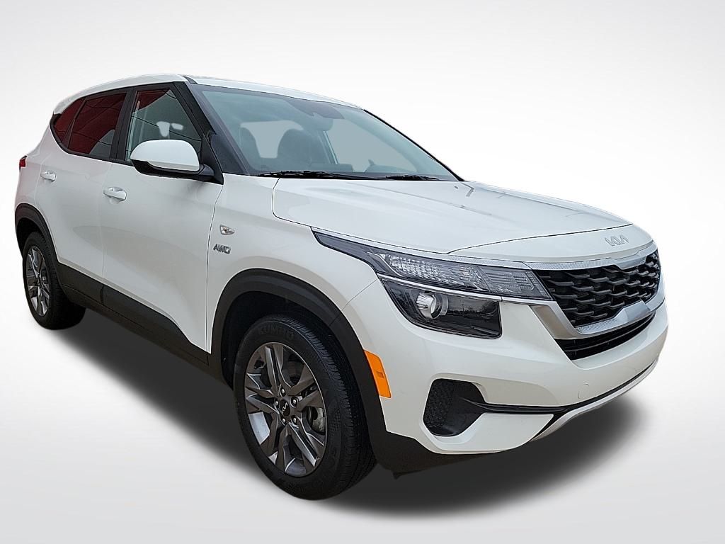 Thumbnail: 2023 Kia Seltos - 8