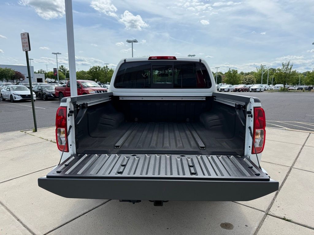 2020 Nissan Frontier SV 28