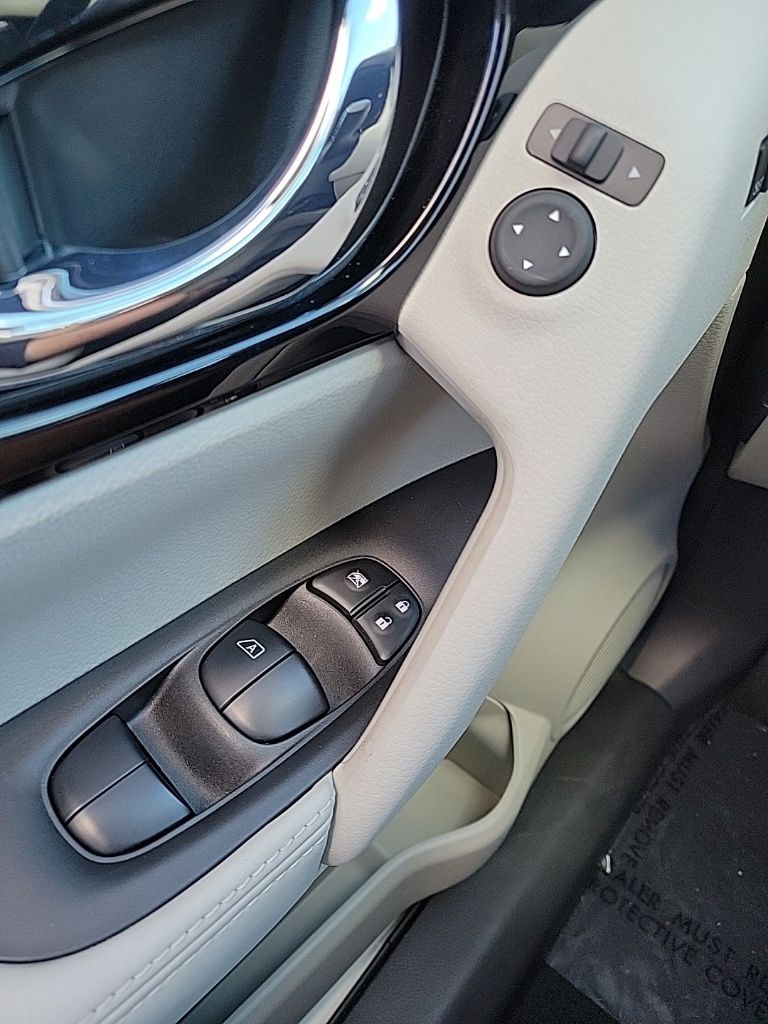 Thumbnail: 2022 Nissan Rogue Sport - 29