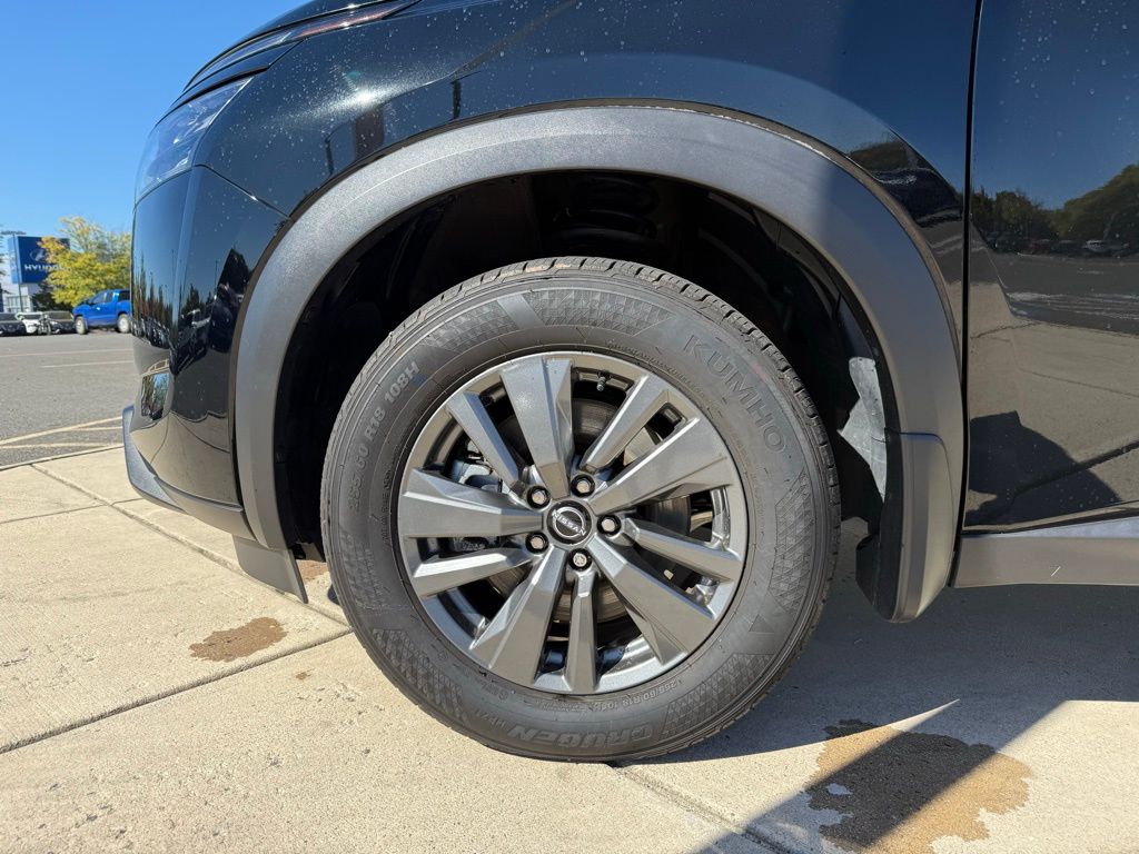 Thumbnail: 2024 Nissan Pathfinder - 10