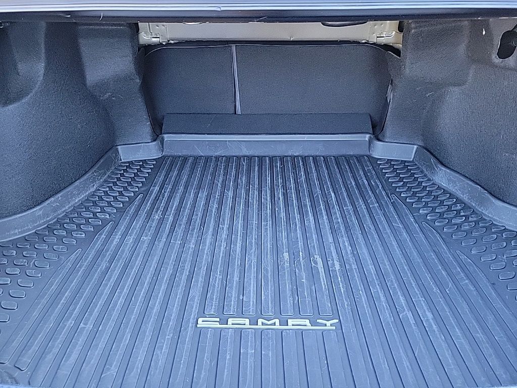 Thumbnail: 2022 Toyota Camry - 17