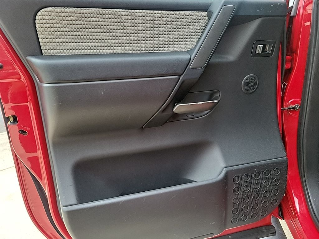 Thumbnail: 2012 Nissan Titan - 22