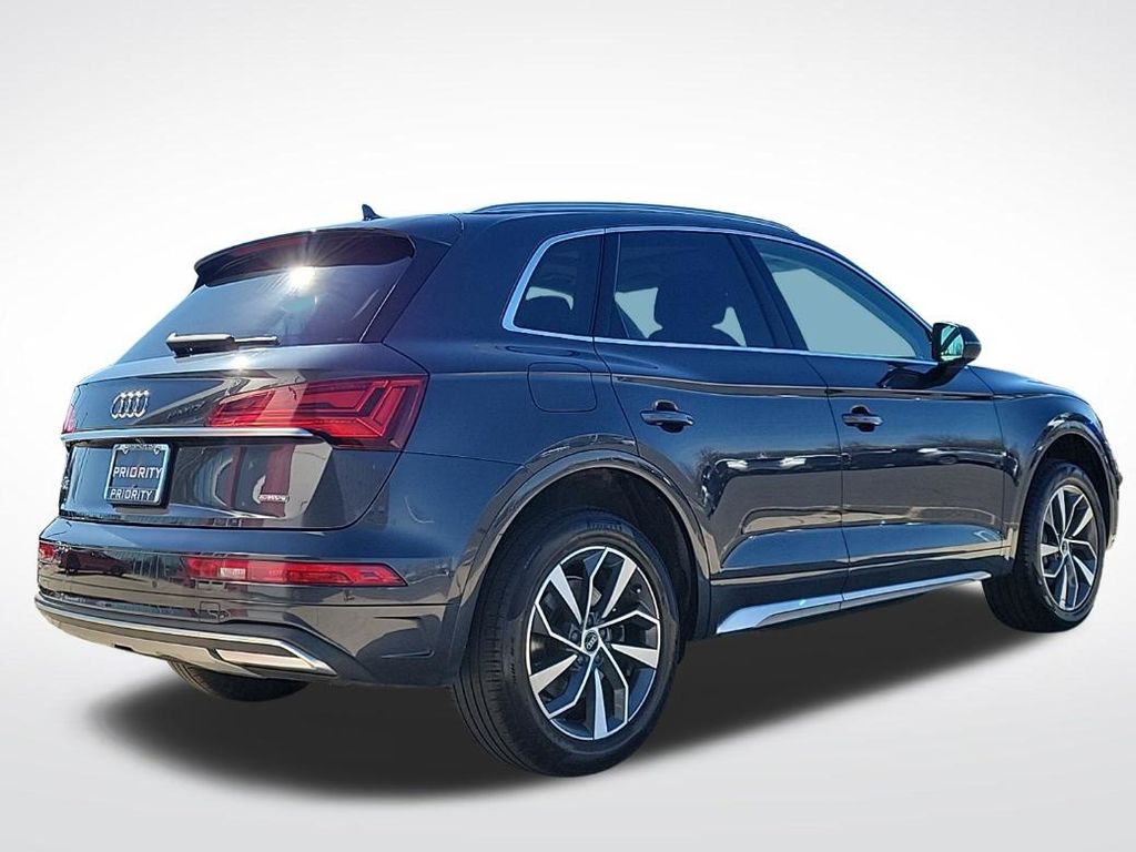 Thumbnail: 2021 Audi Q5 - 4