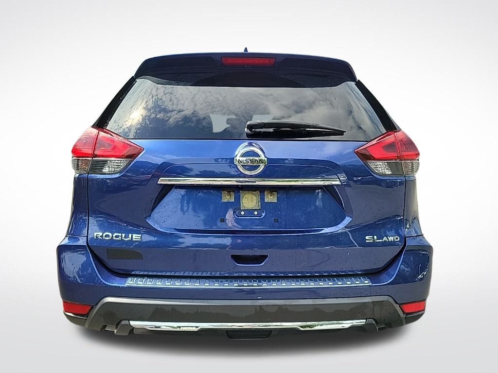 Thumbnail: 2018 Nissan Rogue - 4
