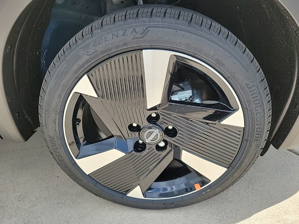 Thumbnail: 2025 Nissan Kicks - 9