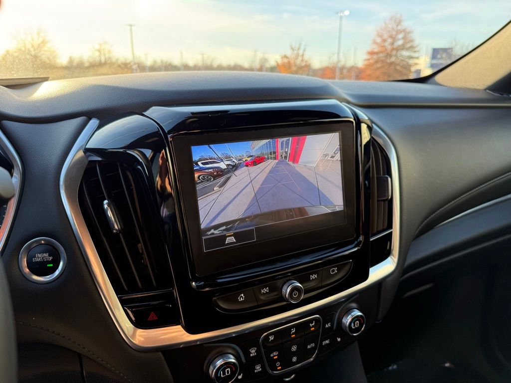 Thumbnail: 2023 Chevrolet Traverse - 22