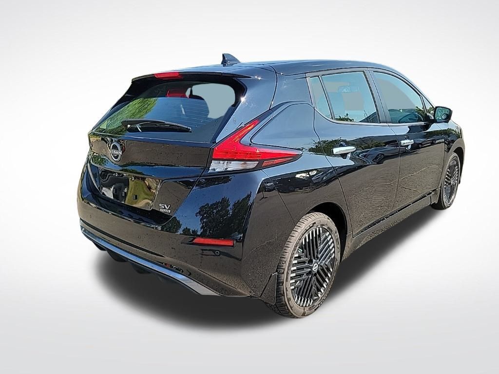 Thumbnail: 2023 Nissan Leaf - 5