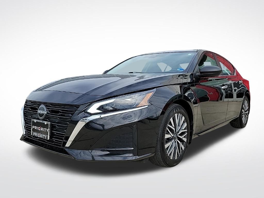 Thumbnail: 2024 Nissan Altima - 1
