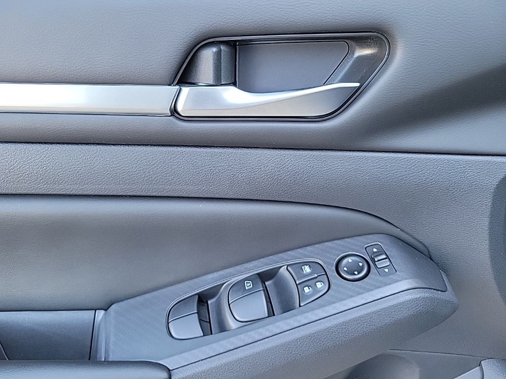 Thumbnail: 2022 Nissan Altima - 24