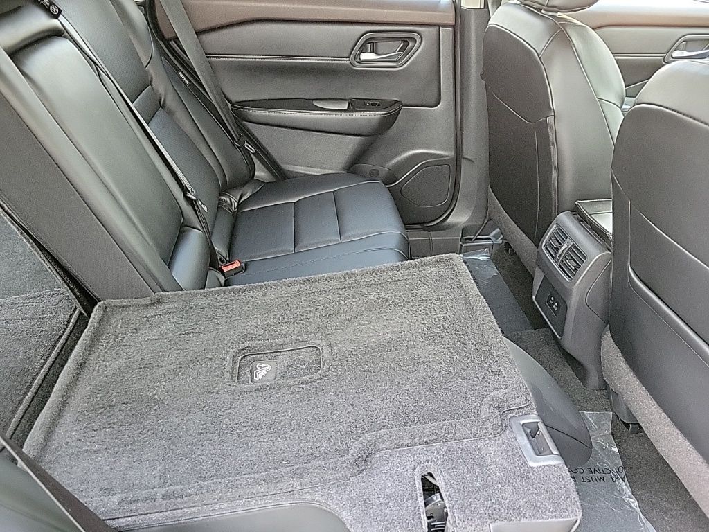 Thumbnail: 2023 Nissan Rogue - 14