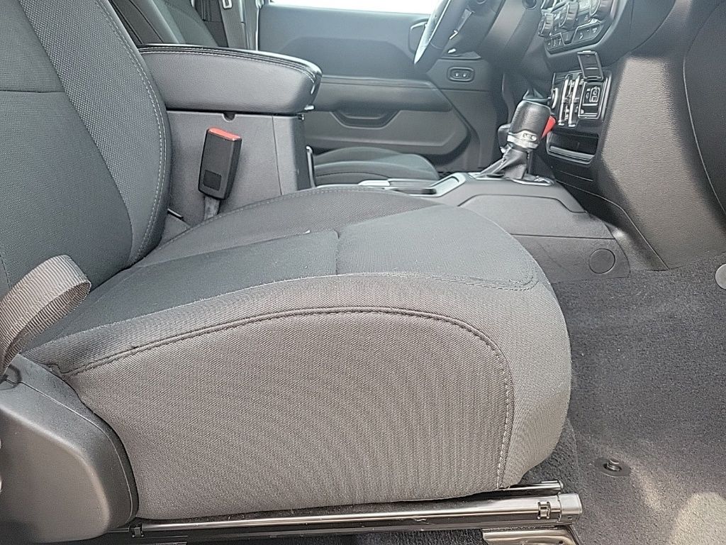 2018 Jeep Wrangler Unlimited Sahara 13