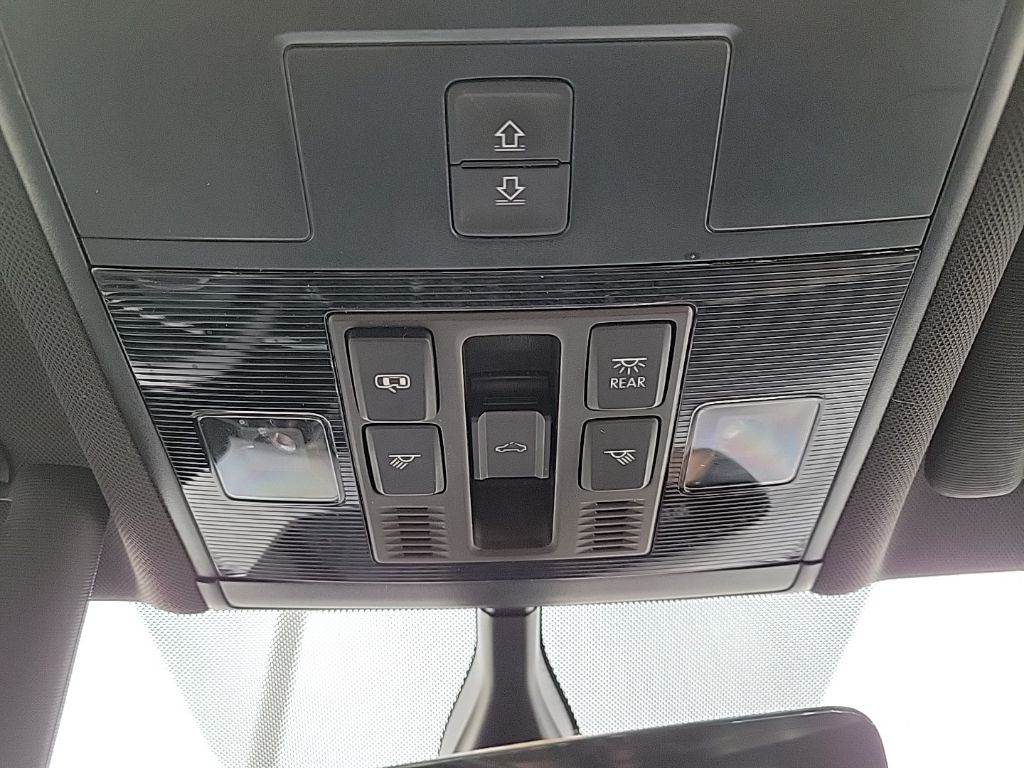 Thumbnail: 2019 Volkswagen Tiguan - 38