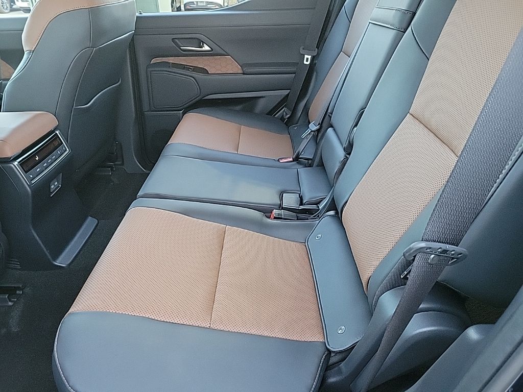 Thumbnail: 2024 Lexus GX - 14