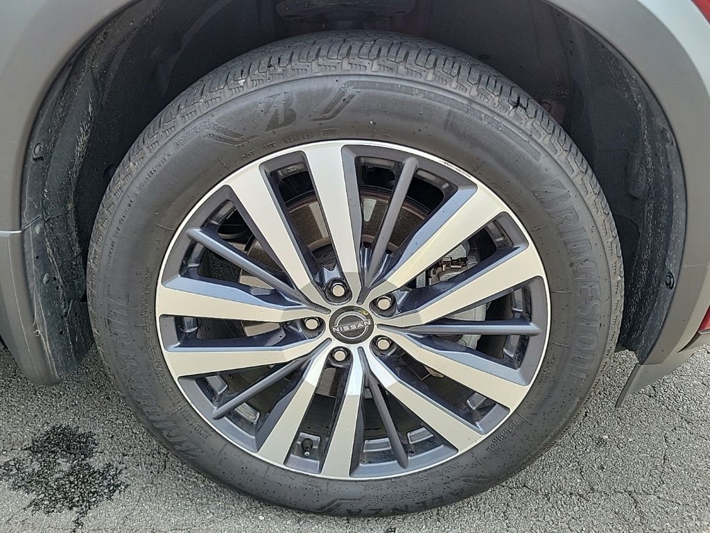 2022 Nissan Pathfinder Platinum 10