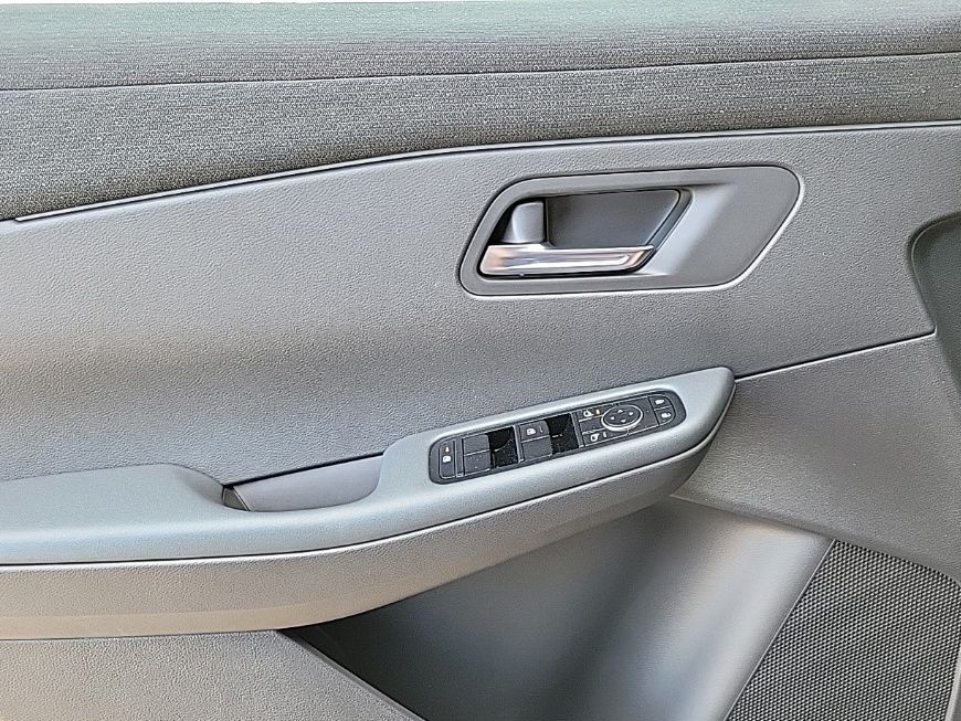 Thumbnail: 2026 Nissan Leaf - 28