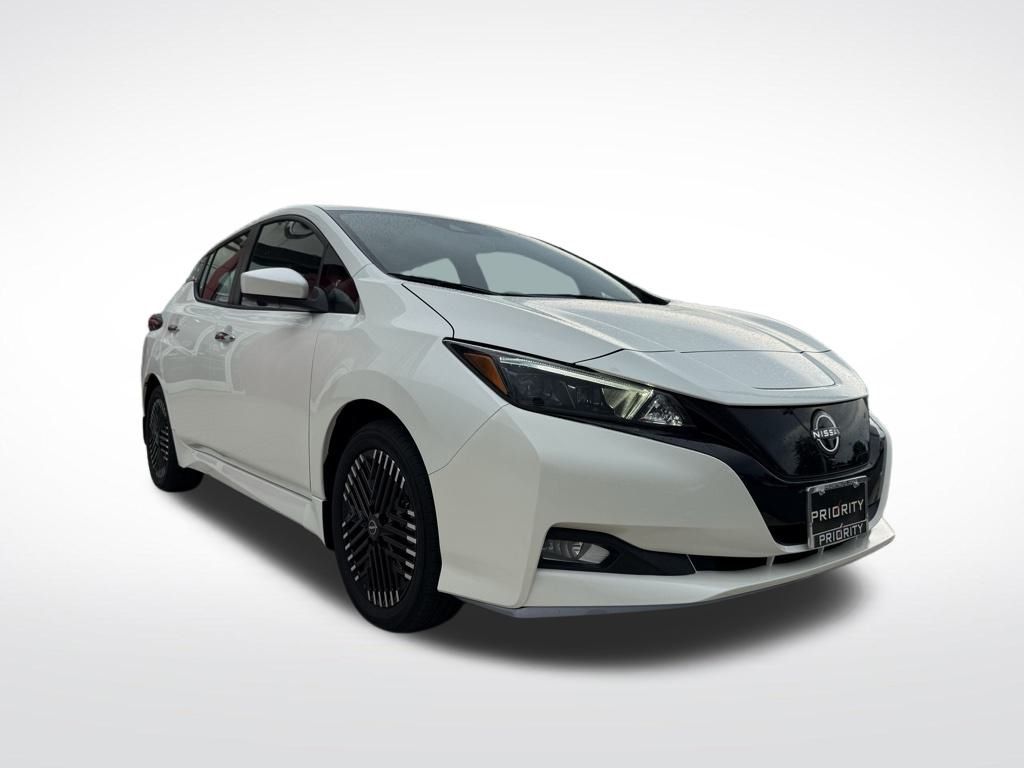Thumbnail: 2023 Nissan Leaf - 5