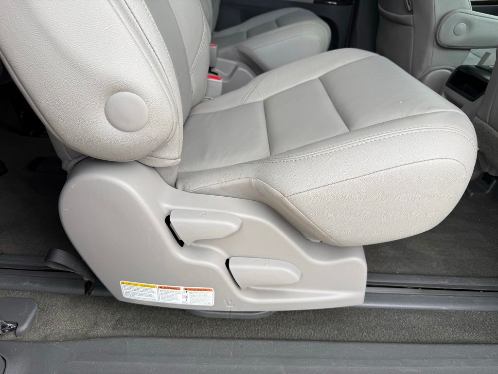 Thumbnail: 2016 Toyota Sienna - 20