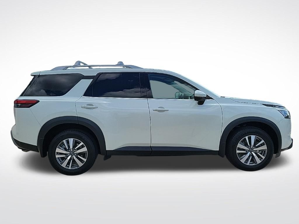 Thumbnail: 2023 Nissan Pathfinder - 5