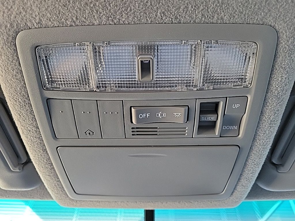 Thumbnail: 2010 Toyota Highlander - 29