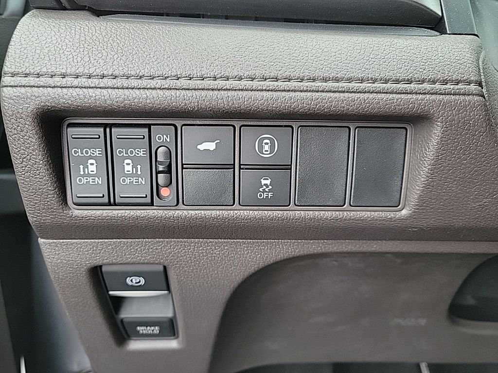 Thumbnail: 2023 Honda Odyssey - 36