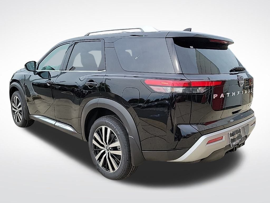 Thumbnail: 2025 Nissan Pathfinder - 3