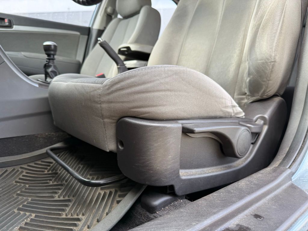 2010 Hyundai Sonata GLS 13