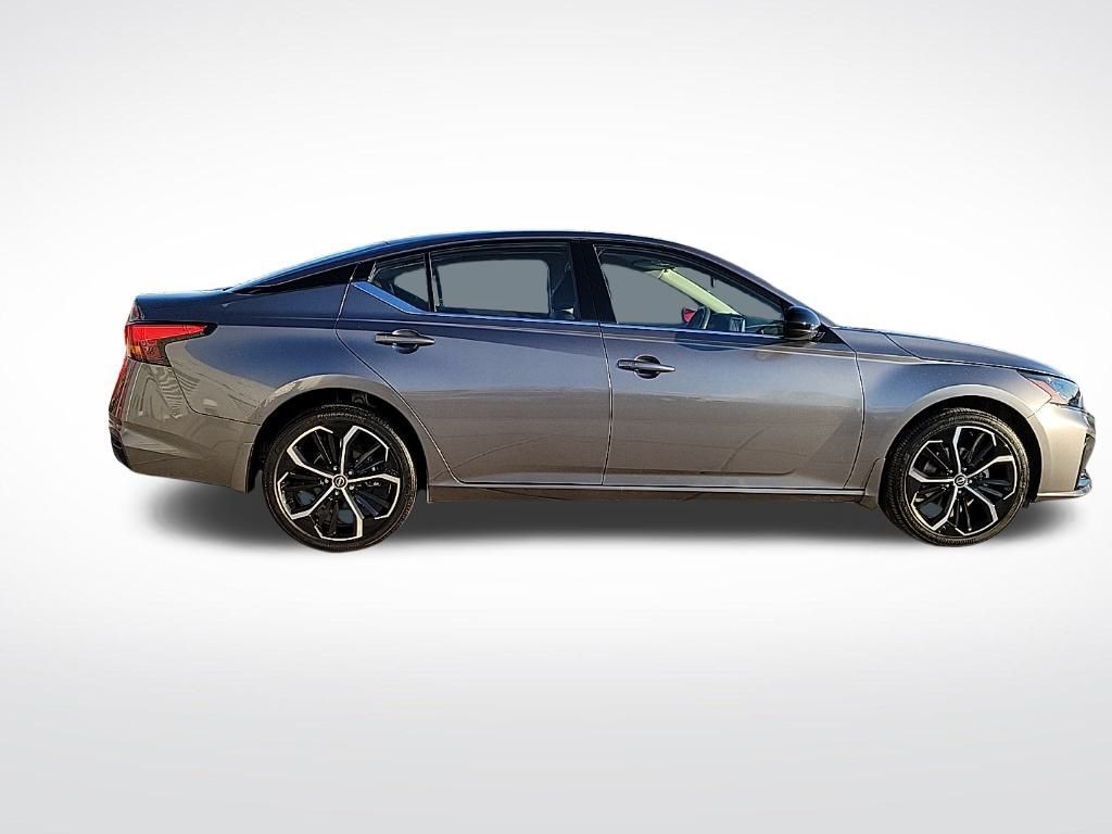 Thumbnail: 2024 Nissan Altima - 5