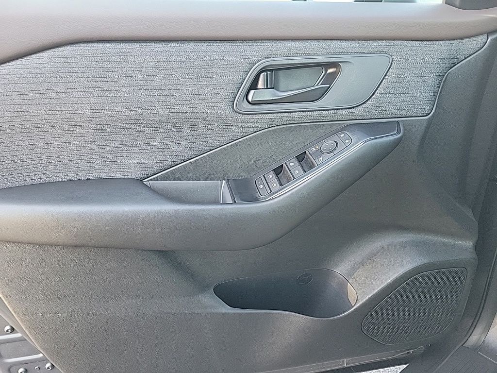 Thumbnail: 2023 Nissan Rogue - 29