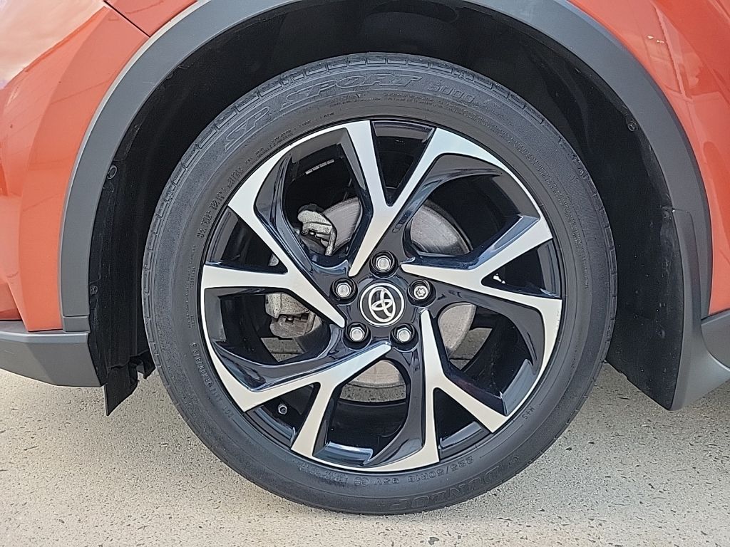 Thumbnail: 2020 Toyota C-HR - 29