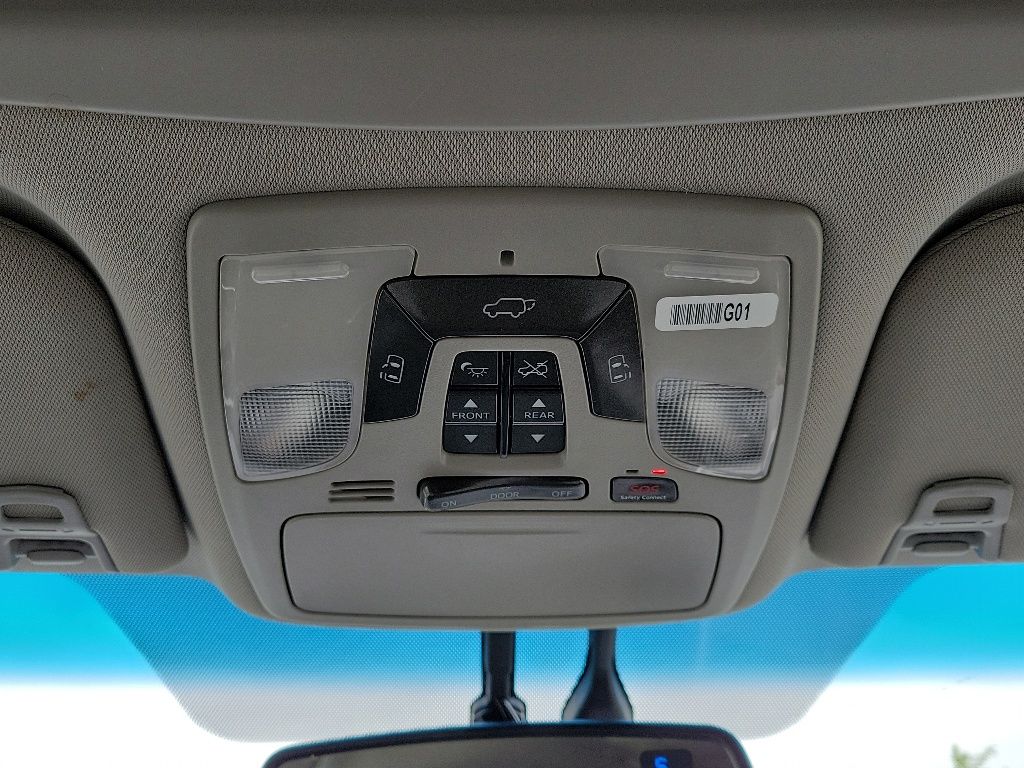 Thumbnail: 2017 Toyota Sienna - 35