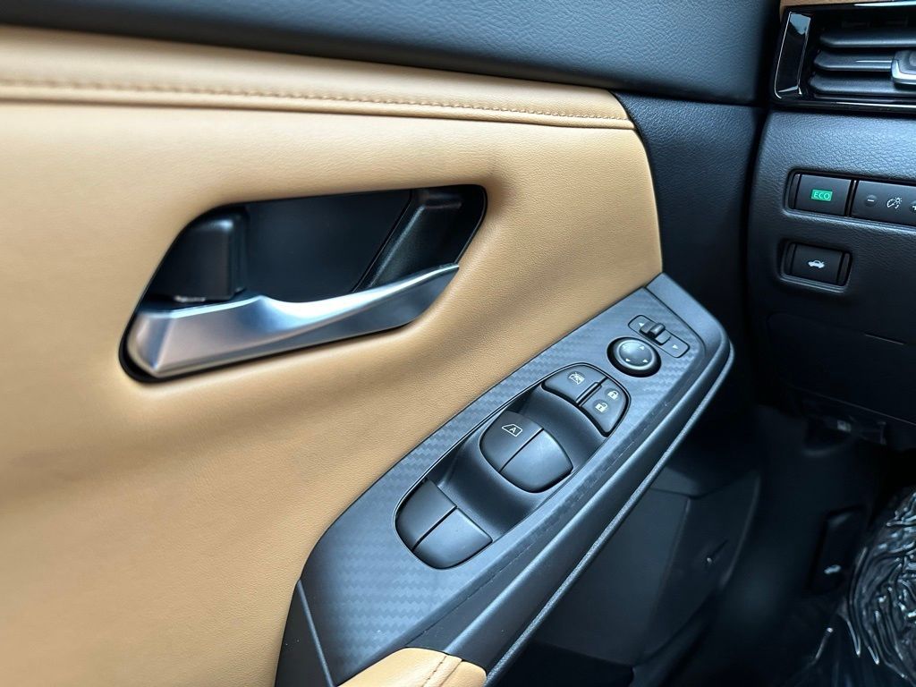 Thumbnail: 2025 Nissan Sentra - 13