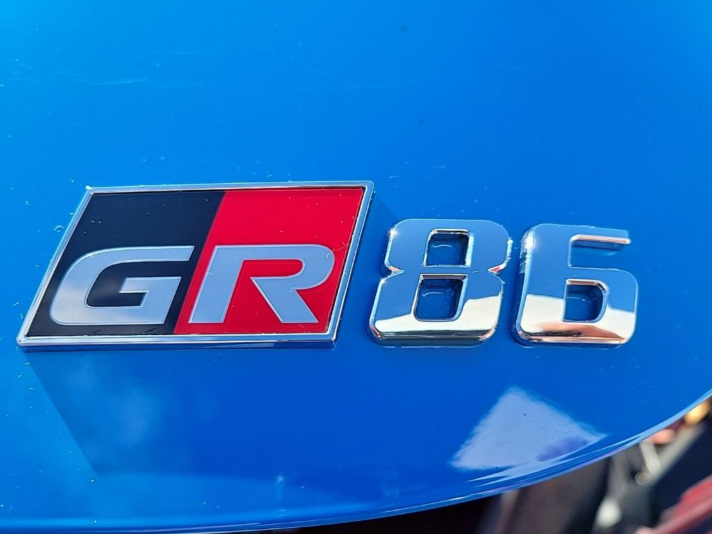 Thumbnail: 2023 Toyota GR86 - 10