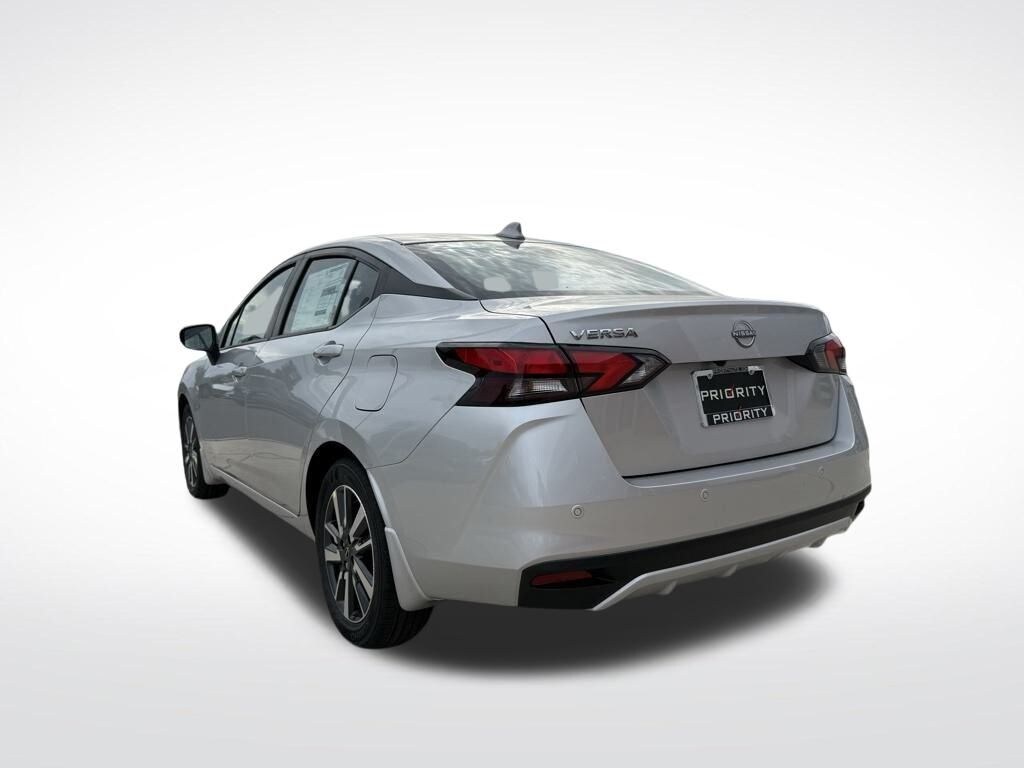 New 2025 Nissan Versa 1.6 SV Sedan