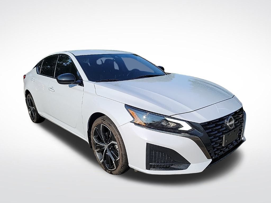 Thumbnail: 2023 Nissan Altima - 7