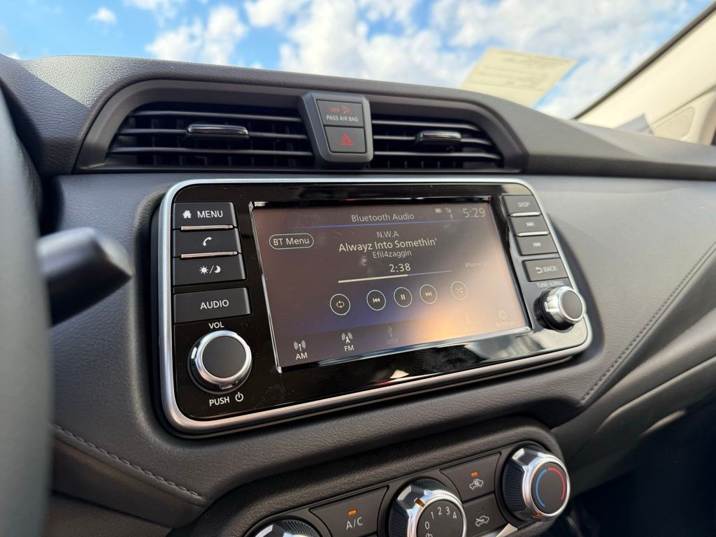 2025 Nissan Versa S 18