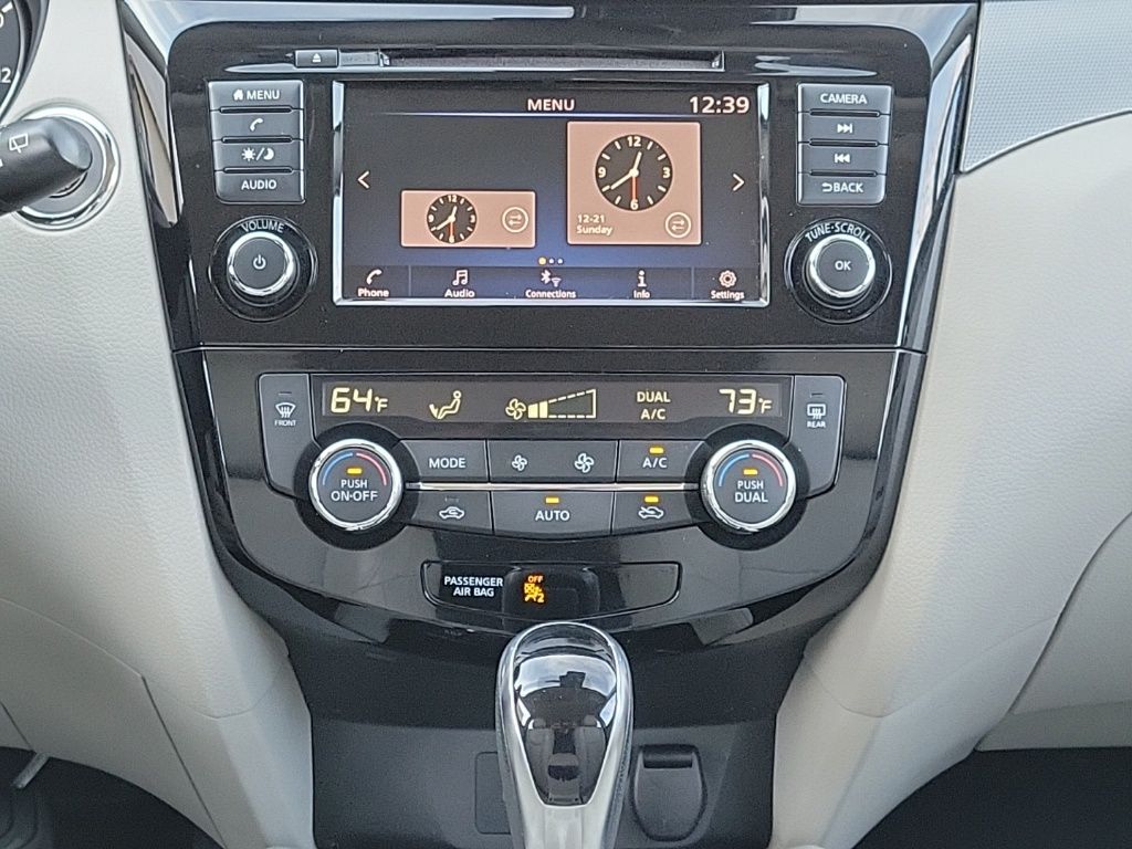 Thumbnail: 2020 Nissan Rogue Sport - 22