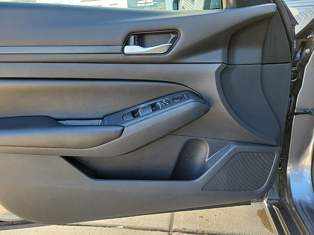 Thumbnail: 2022 Nissan Altima - 18